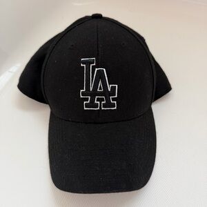 47 Brand Los Angeles Dodgers Clean Up
adjustable baseball cap in black.
